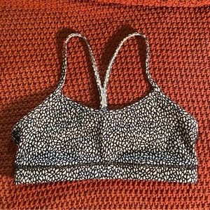DONATING SOON lululemon Flow Y Bra Size 8
